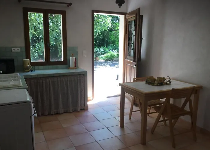Appartement Dans Un Mas Provencal