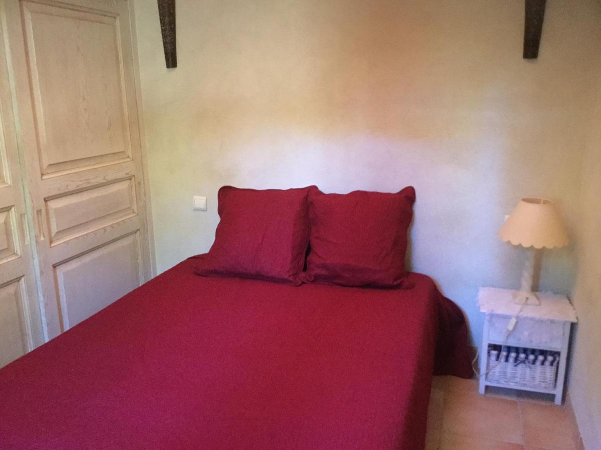 Dans Un Mas Provencal Istres